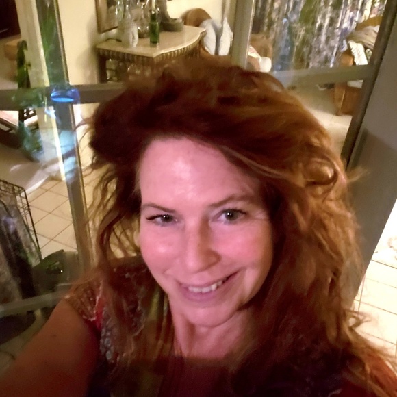 Meet your Posher, Alexandra - Picture 1 of 13